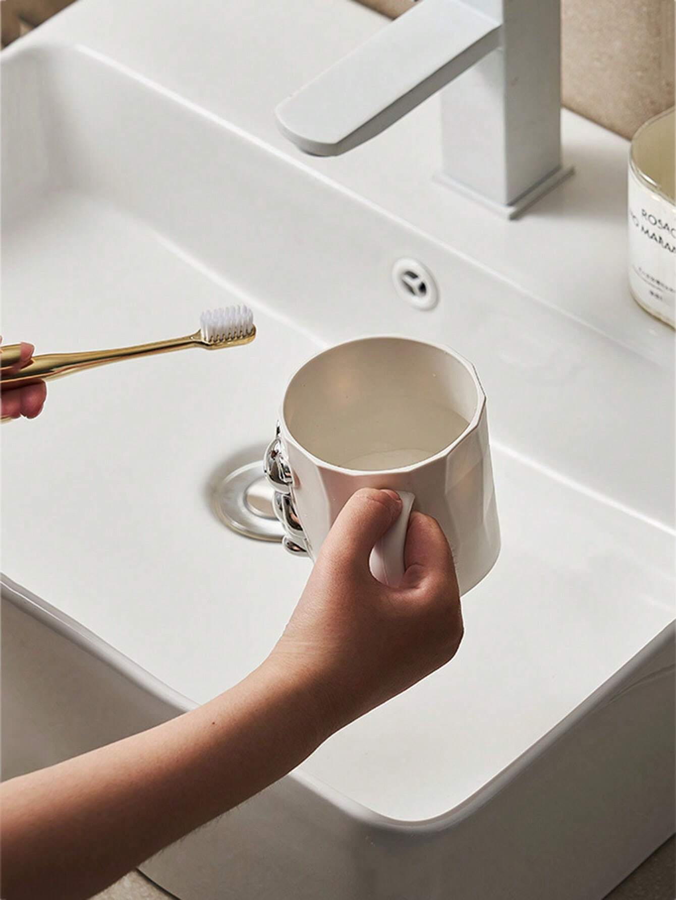 Vista 2 de Pocillo taza cocina oso dorado FK23D-229